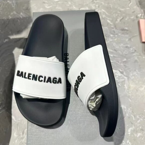 NIB Authentic Balenciaga Women's Black and White Logo Pool Slide Sandal - Picture 2 of 6